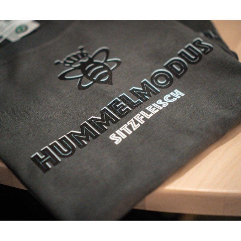 T-Shirt "Hummelmodus / Sitzfleisch" - Farbe Dunkelgrau